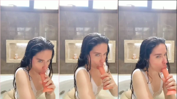 Nicks Vieira em um vídeo quente se dando prazer