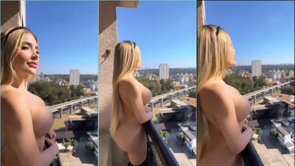 Aline Faria gravou um vídeo exibindo seus peitão na varanda