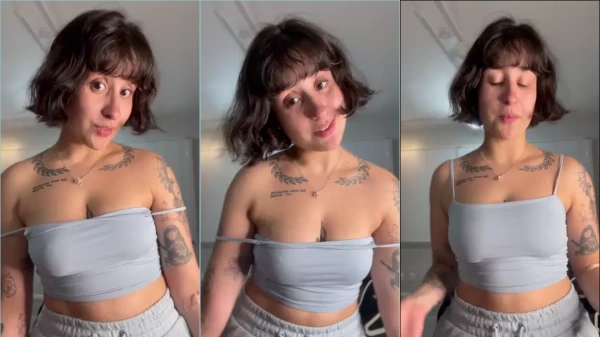 Martina Oliveira, uma novinha tatuada e com um corpão de dar inveja, exibindo sua beleza sem pudores