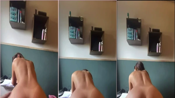 Amanda Leon em um vídeo se divertindo com o rapaz