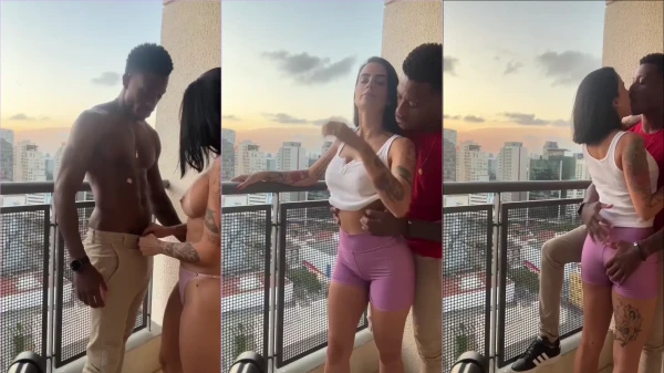 Lola Benvenutti se deliciando com um prazer bem picante na hora H