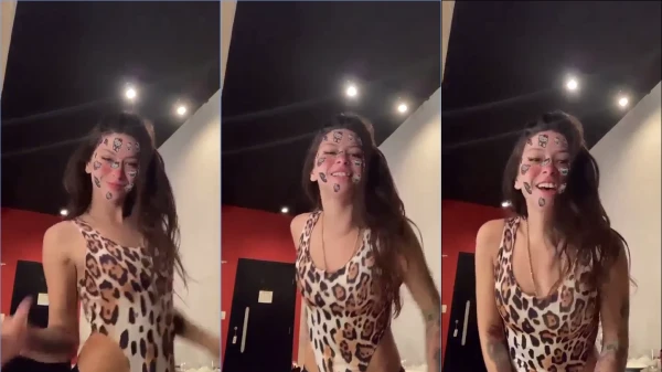 Vídeo hot da Mc Pipokinha usando aquele shortinho irresistível!